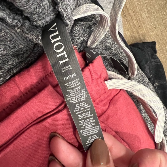 4 Sz Lg Vuori Joggers sold together- all in great condition - Picture 3 of 4